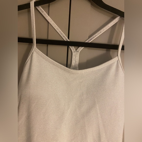 Lululemon Power Y Tank - Picture 4 of 5